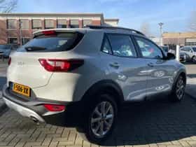 Kia Stonic (2023) thumbnail 5