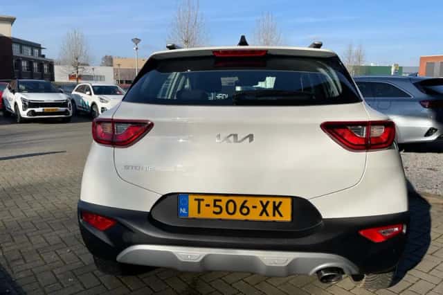 Kia Stonic (2023) thumbnail 6