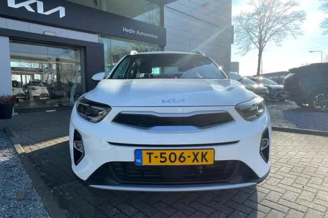 Kia Stonic (2023) thumbnail 7