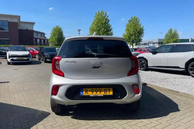 Kia Picanto (2022) thumbnail 5