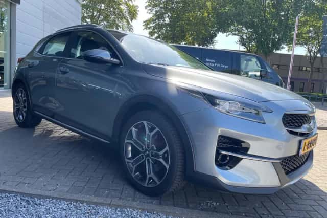 Kia XCeed (2021) thumbnail 3