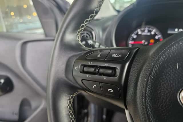 Kia Picanto (2021) thumbnail 12