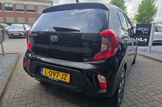 Kia Picanto (2021) thumbnail 5