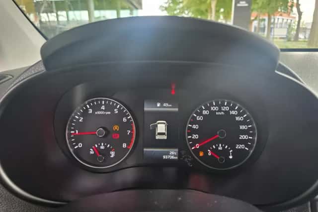 Kia Picanto (2021) thumbnail 10
