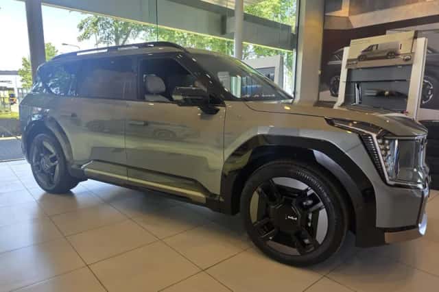 Kia EV9 (2026) thumbnail 2