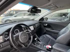 Kia Niro (2018) thumbnail 12