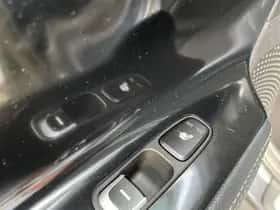 Kia Niro (2018) thumbnail 21