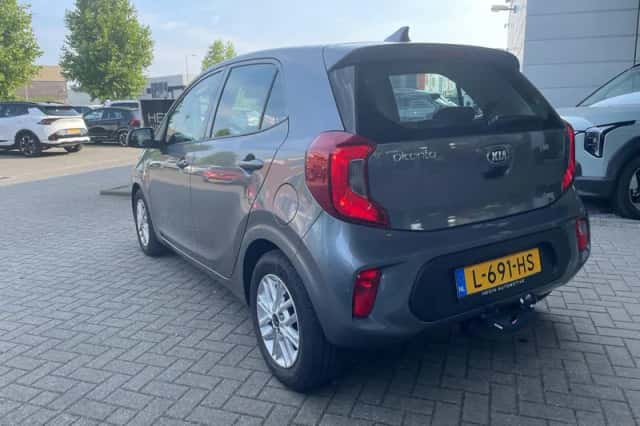 Kia Picanto (2021) thumbnail 5