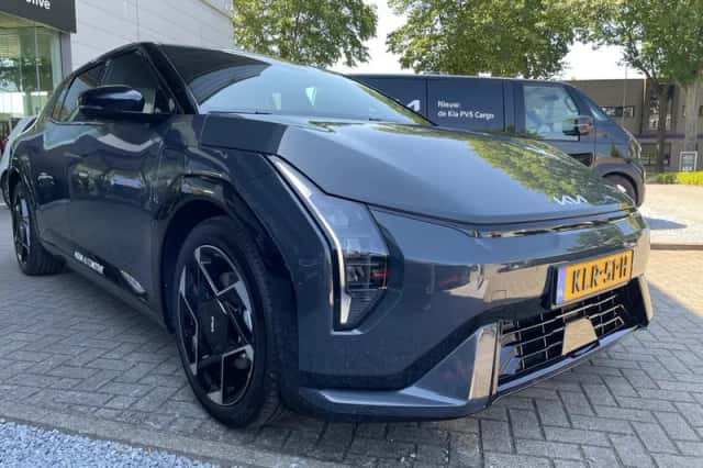 Kia EV4 (2026) thumbnail 3