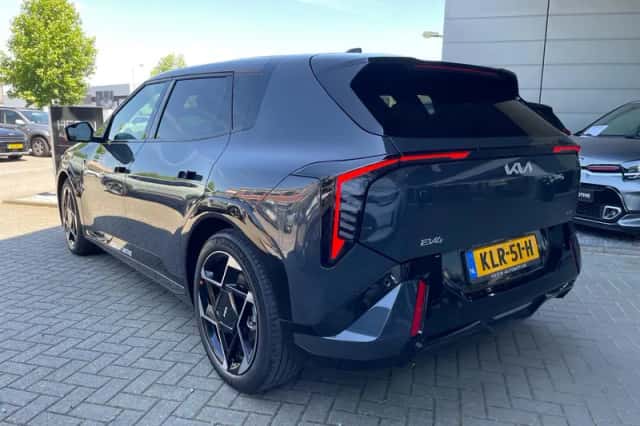 Kia EV4 (2026) thumbnail 4