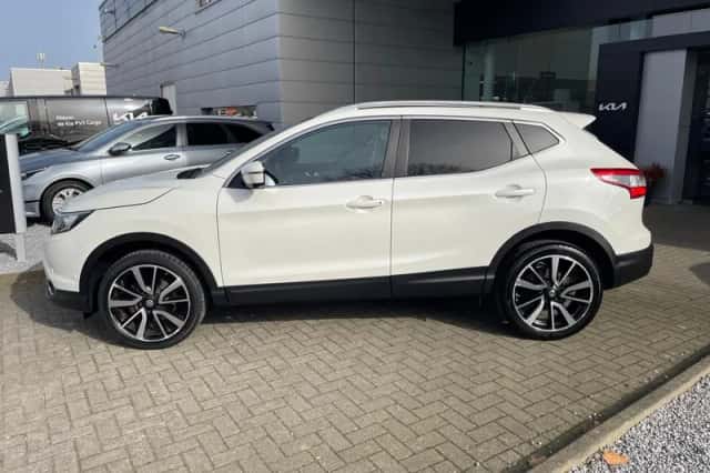 Nissan Qashqai (2017) thumbnail 3