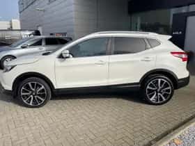 Nissan Qashqai (2017) thumbnail 3