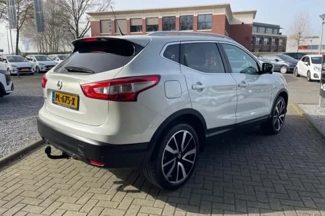 Nissan Qashqai (2017) thumbnail 6