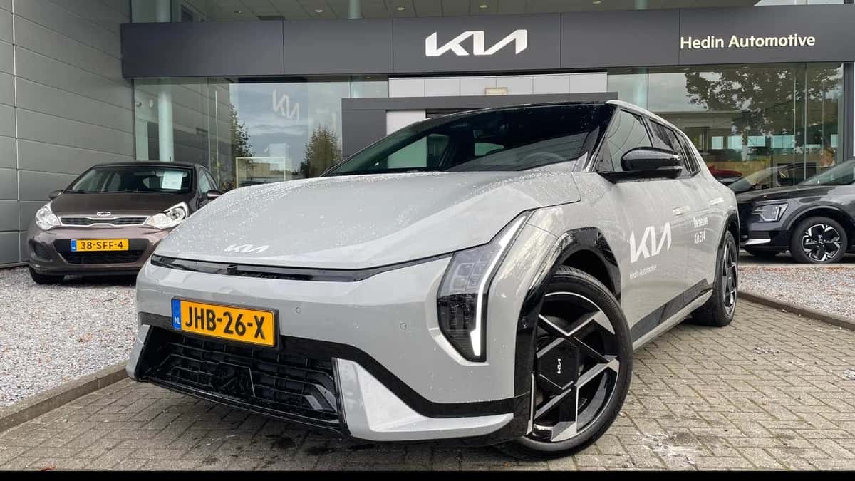 Kia EV4 (2025) — foto 1