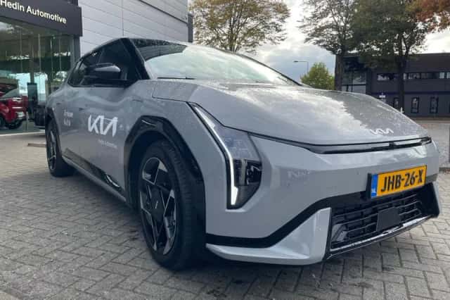 Kia EV4 (2025) thumbnail 2