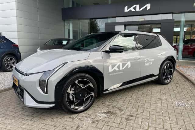 Kia EV4 (2025) thumbnail 3