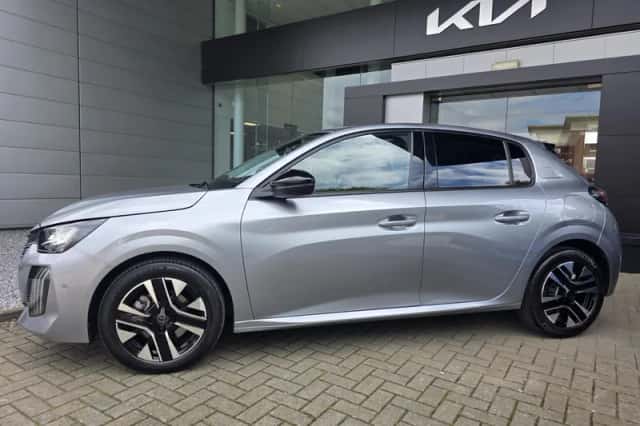 Peugeot 208 (2024) thumbnail 2