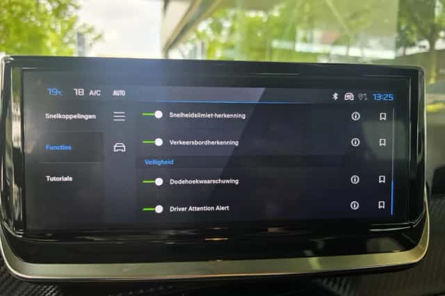 Peugeot 208 (2024) thumbnail 21
