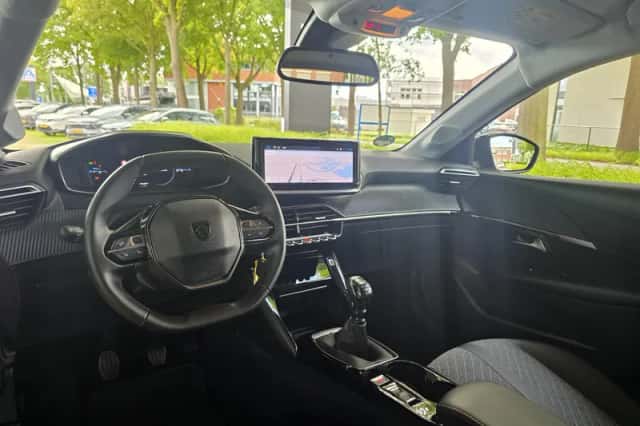 Peugeot 208 (2024) thumbnail 6
