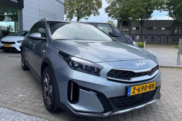 Kia XCeed (2023) thumbnail 3