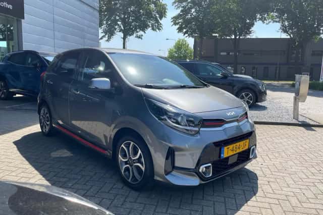 Kia Picanto (2023) thumbnail 3