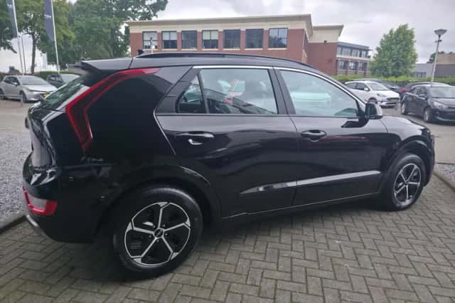 Kia Niro (2025) thumbnail 5