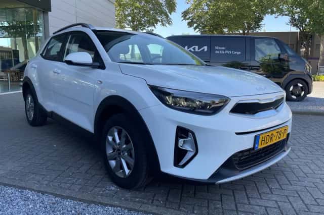 Kia Stonic (2025) thumbnail 3