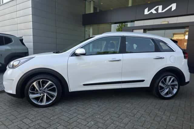 Kia Niro (2018) thumbnail 2