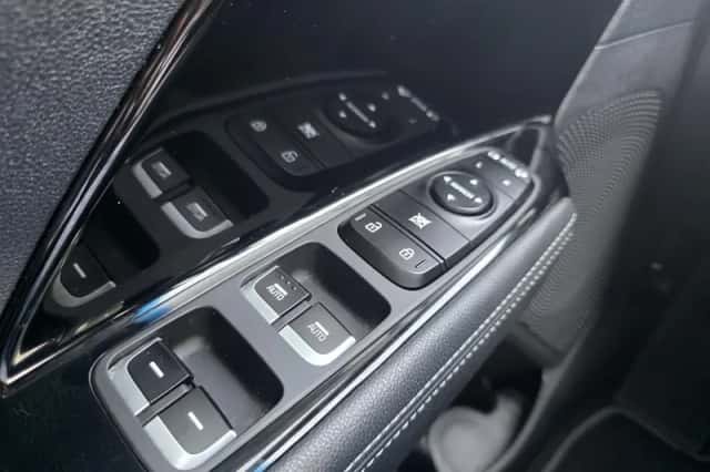 Kia Niro (2018) thumbnail 14