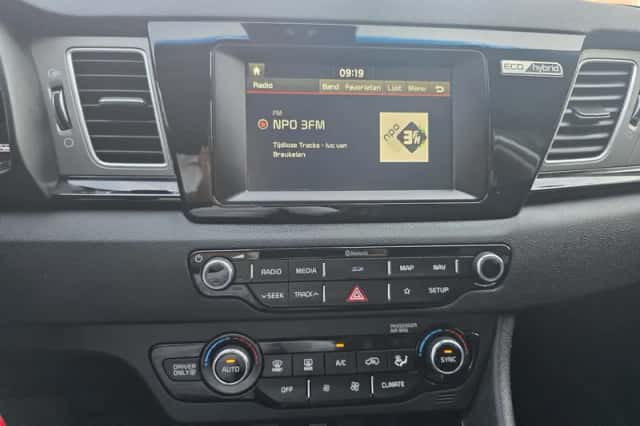 Kia Niro (2018) thumbnail 16