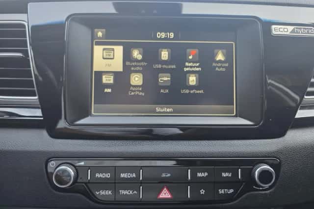 Kia Niro (2018) thumbnail 18