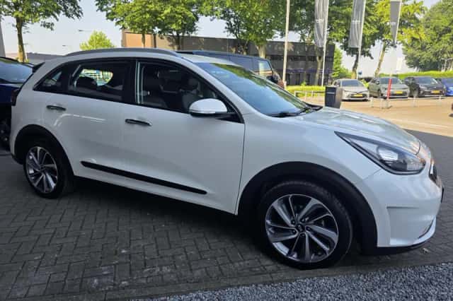 Kia Niro (2018) thumbnail 4