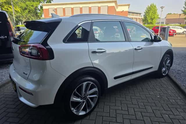 Kia Niro (2018) thumbnail 5