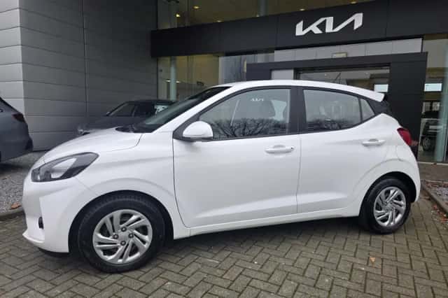 Hyundai i10 (2023) thumbnail 2