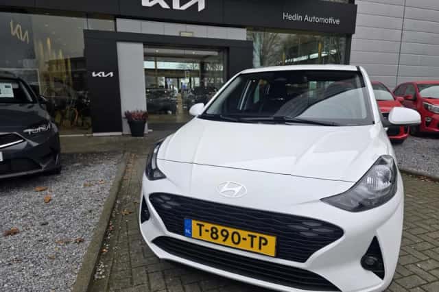 Hyundai i10 (2023) thumbnail 4