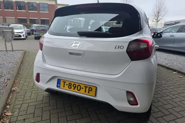 Hyundai i10 (2023) thumbnail 5