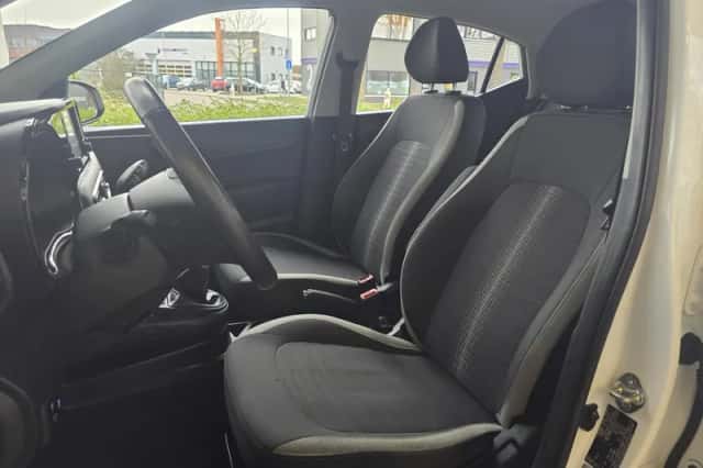 Hyundai i10 (2023) thumbnail 7