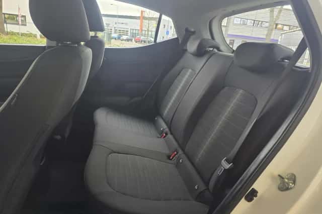 Hyundai i10 (2023) thumbnail 8