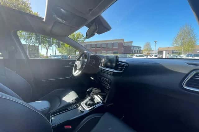 Kia Ceed (2018) thumbnail 14