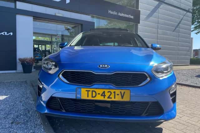 Kia Ceed (2018) thumbnail 3