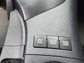 Toyota Auris (2016) thumbnail 13
