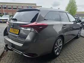 Toyota Auris (2016) thumbnail 4