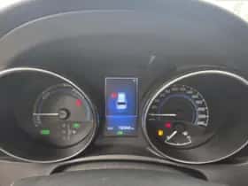 Toyota Auris (2016) thumbnail 7
