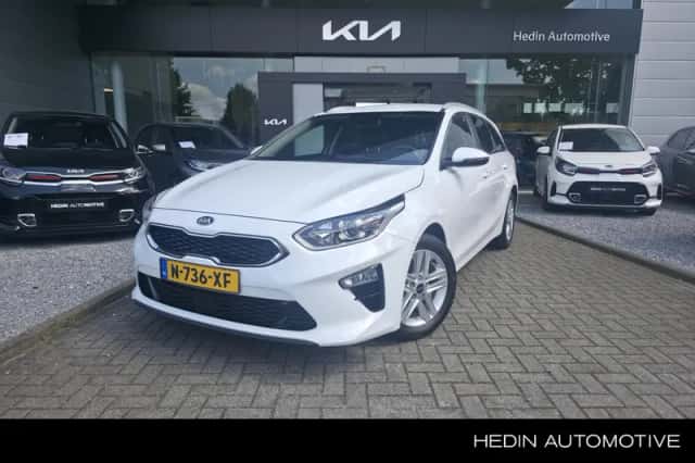 Kia Ceed Sportswagon (2022) thumbnail 1