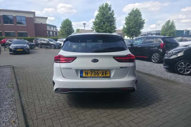 Kia Ceed Sportswagon (2022) thumbnail 3