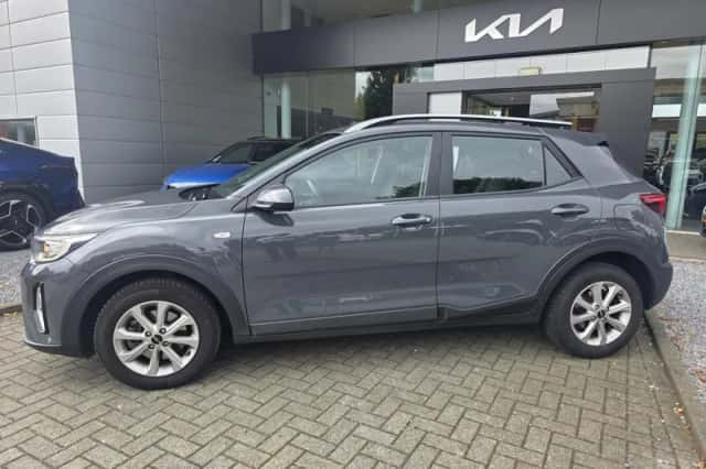 Kia Stonic (2022) thumbnail 2