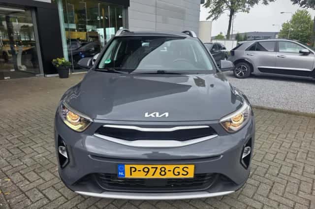 Kia Stonic (2022) thumbnail 3