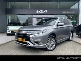 Mitsubishi Outlander (2020) thumbnail 1