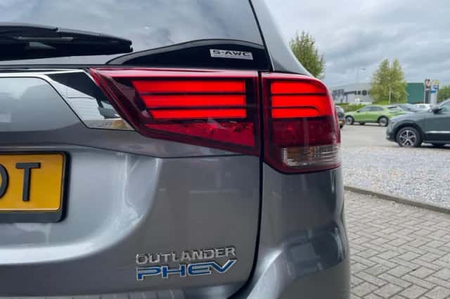 Mitsubishi Outlander (2020) thumbnail 12