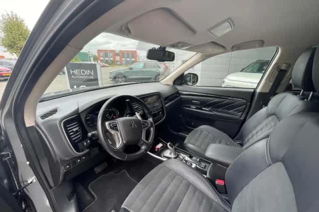 Mitsubishi Outlander (2020) thumbnail 15